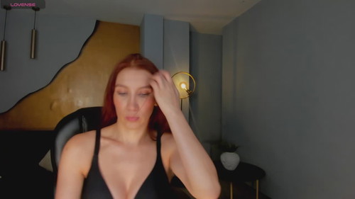 nude amateur webcam Mia Farrell