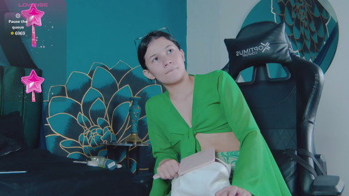 naked chat Ari 