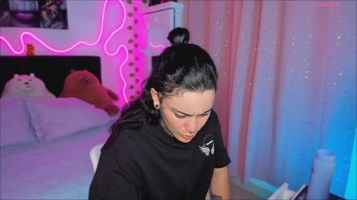 private chatroom Callmelaura