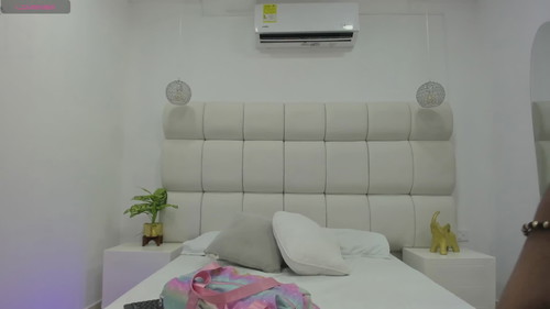 chat on live Danielleevanss