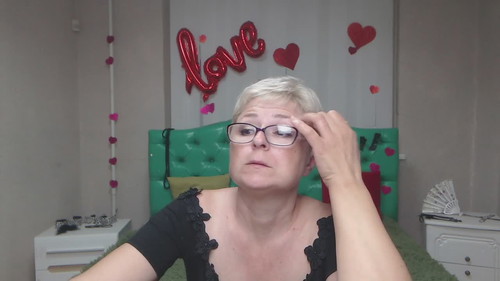 hot chat Emiliagree