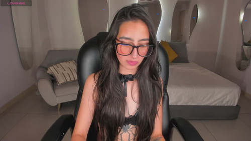 free online cam Larisa