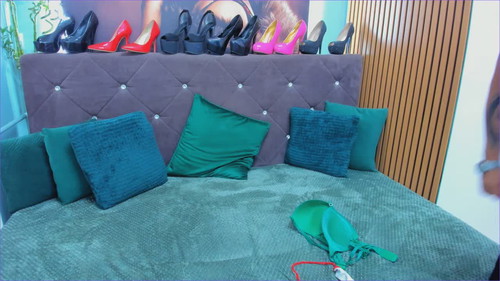  laurasin chat room