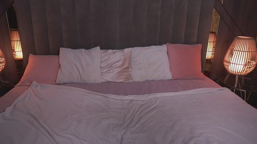 xxx live cam Lessyshy