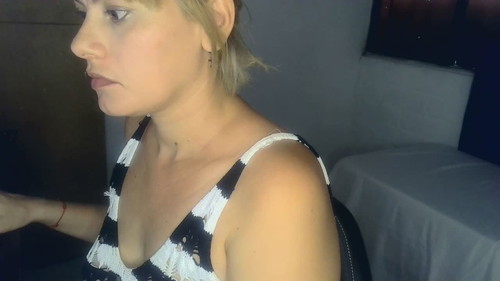 lucy2332 webcam