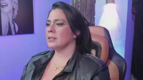online chatting Martinafoxy