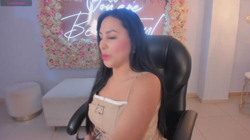 role play chat room Mia Roberts