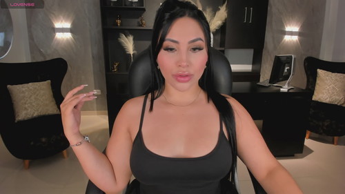nude live chatroom Mia Roberts