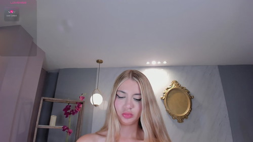 niaholland Live Webcam on CherryTV